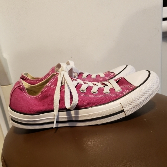 Converse Magenta Pink Sneaker Shoe Womens 7 Mens 5 Unisex Classic Cute EUC - Picture 5 of 10